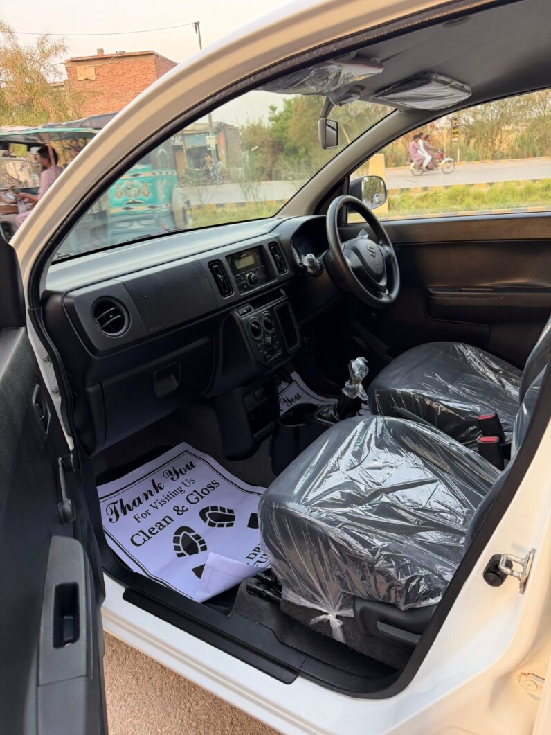 
								Used 2022 Suzuki Alto full									