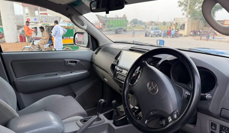 
								imported used 2013 Toyota Hilux full									