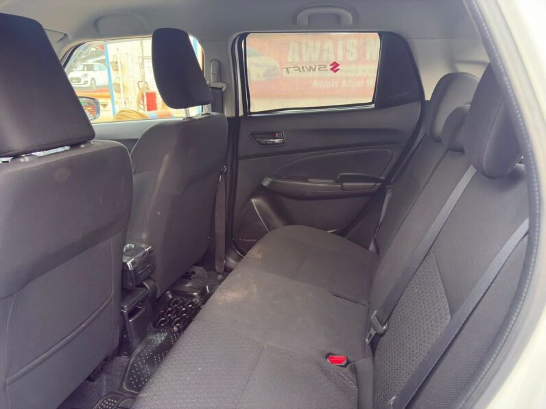 
								Used 2023 Suzuki Swift full									