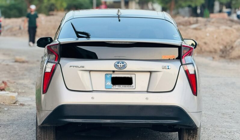 
								imported used 2017 Toyota Prius full									