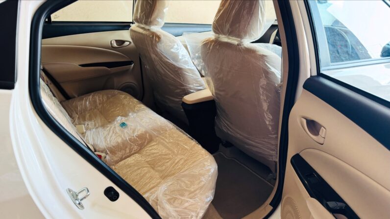 
								New 2026 Toyota Yaris full									