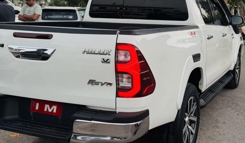 
								Used 2019 Toyota Hilux full									