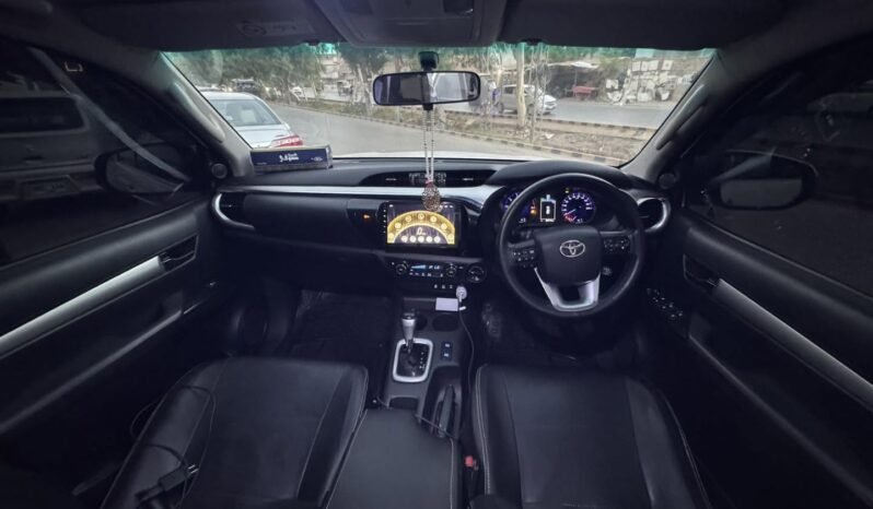 
								Used 2019 Toyota Hilux full									