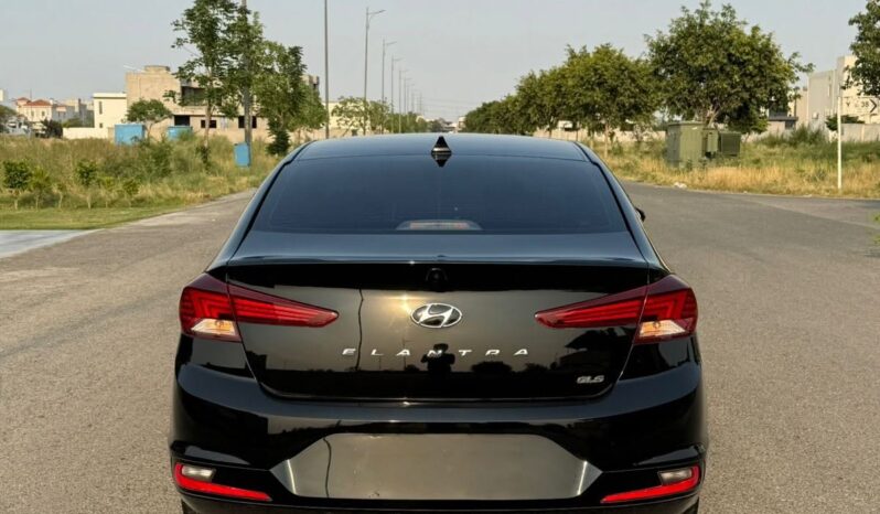 
								Used 2022 Hyundai Elantra full									