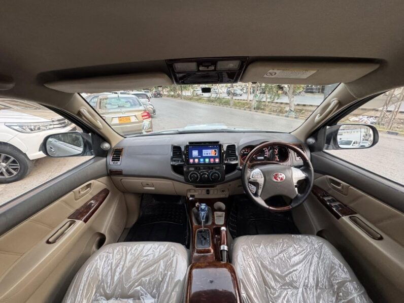 
								imported used 2012 Toyota Hilux full									