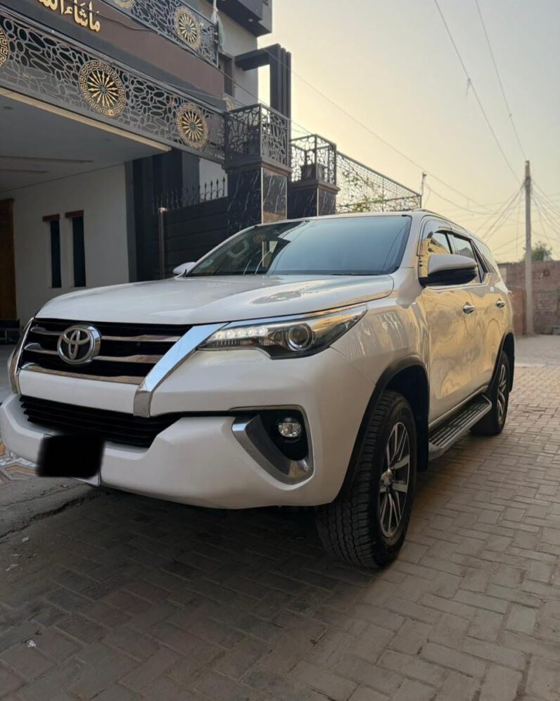 
								Used 2019 Toyota Fortuner full									