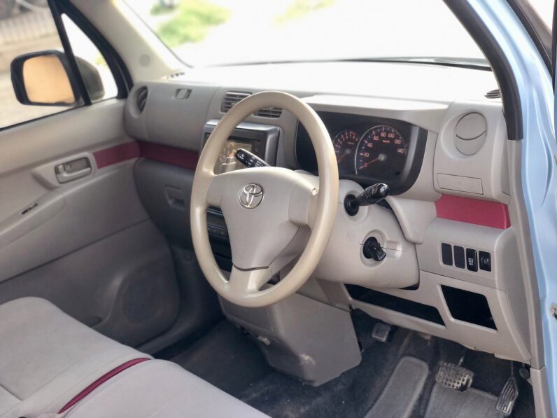 
								Used 2013 Toyota pixis full									