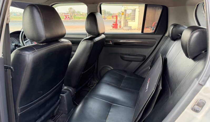 
								Used 2013 Suzuki Swift full									