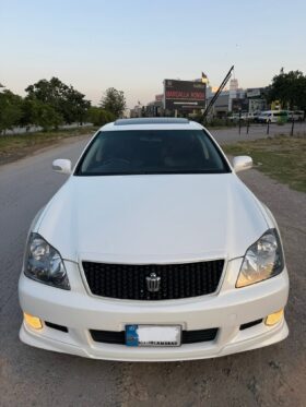 imported used 2005 Toyota Crown