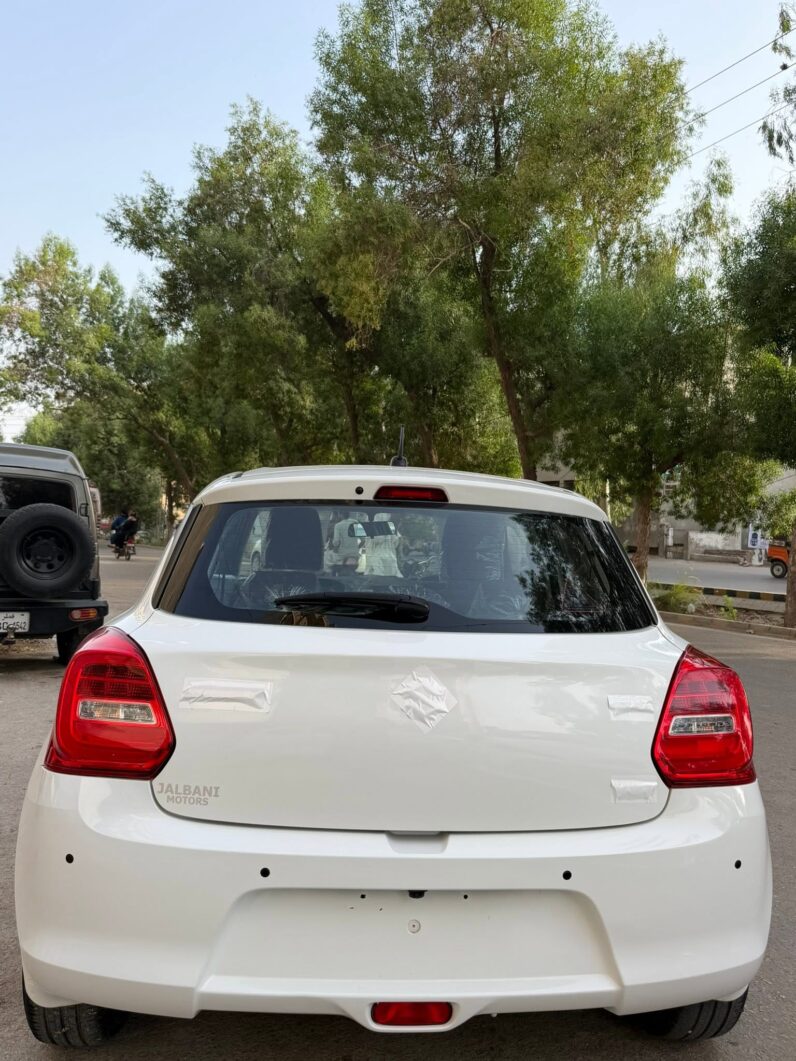 
								Used 2024 Suzuki Swift full									