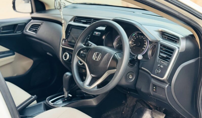 
								Used 2021 Honda City full									
