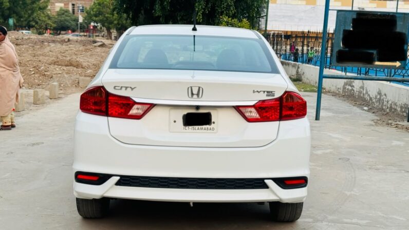 
								Used 2021 Honda City full									