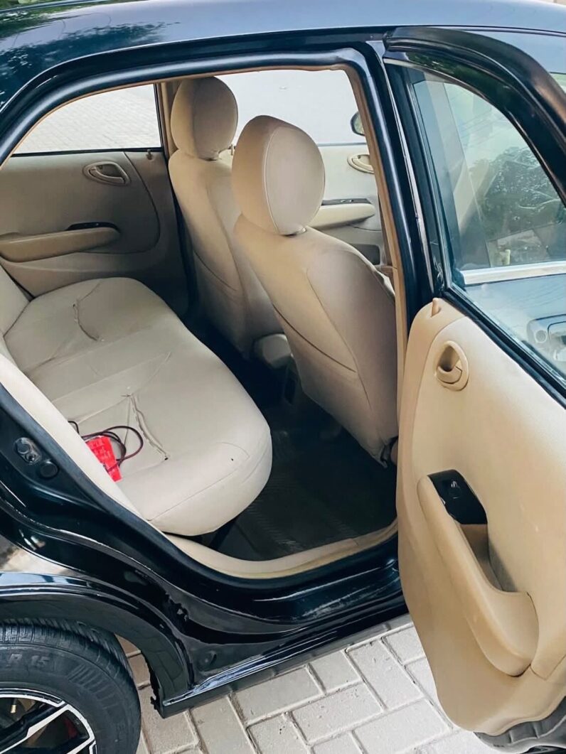 
								Used 2006 Honda City full									