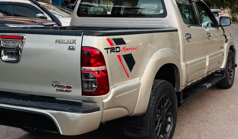 
								imported used 2012 Toyota Hilux full									