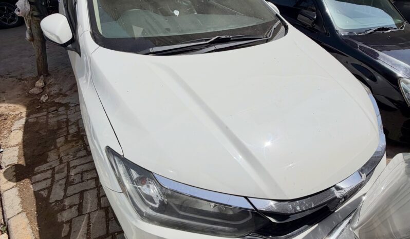 
								Used 2023 Honda City full									