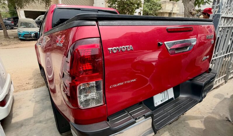 
								Used 2018 Toyota Hilux full									