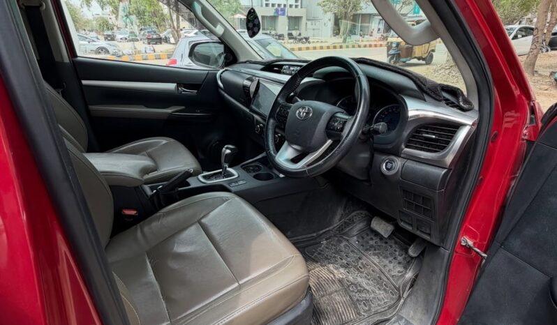 
								Used 2018 Toyota Hilux full									