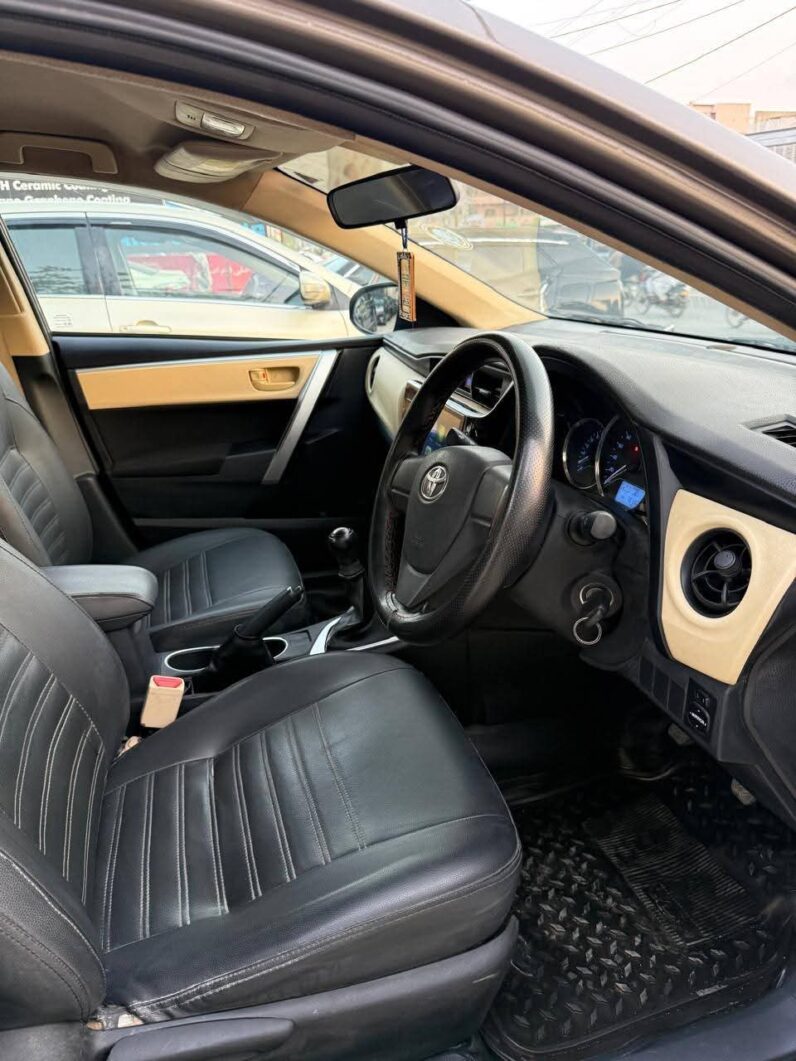 
								Used 2017 Toyota Corolla full									
