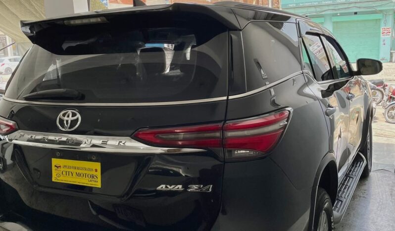 
								Used 2022 Toyota Fortuner full									