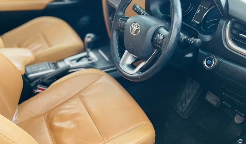 
								Used 2022 Toyota Fortuner full									