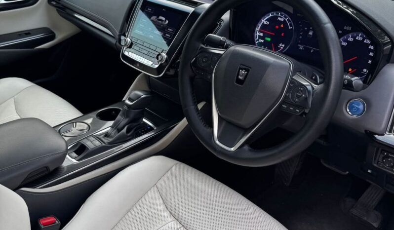 
								Used 2018 Toyota Crown full									