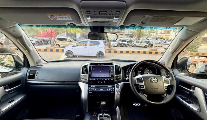
								Used 2013 Toyota Land Cruiser full									