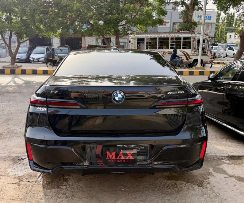 
								Used 2022 BMW i7 full									