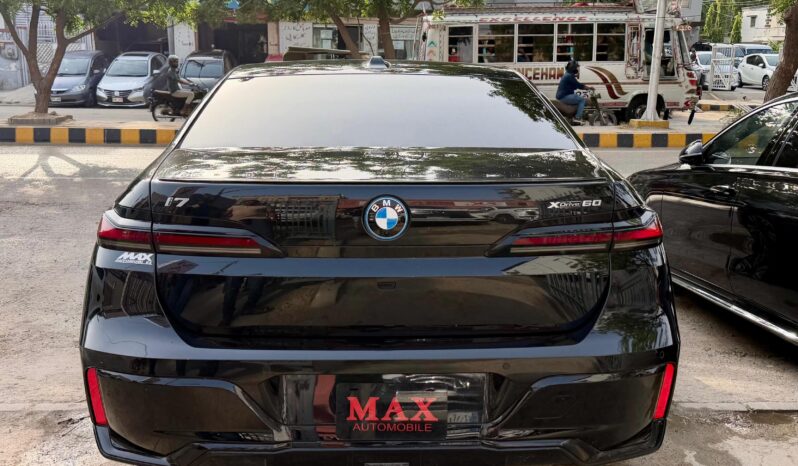 
								Used 2022 BMW i7 full									