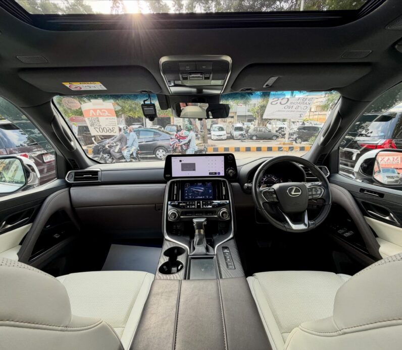 
								Used 2022 Lexus LX full									