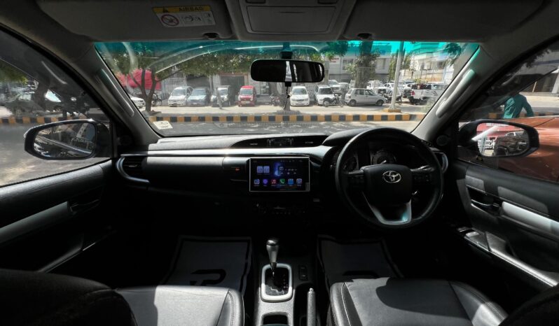 
								Used 2022 Toyota Hilux full									