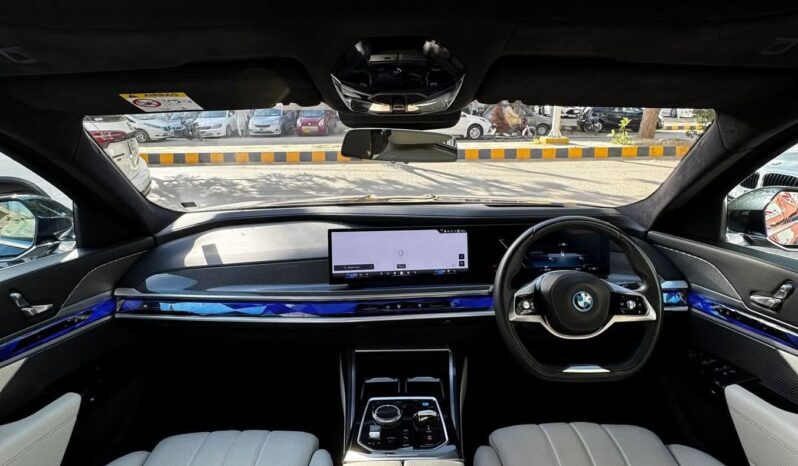 
								Used 2022 BMW i7 full									