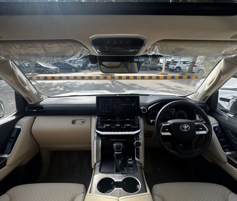 
								Used 2022 Toyota Land Cruiser full									