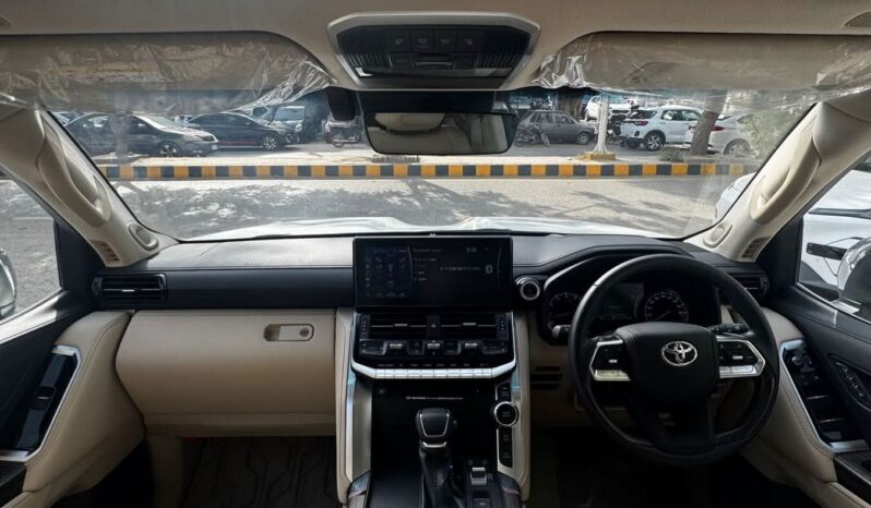 
								Used 2022 Toyota Land Cruiser full									